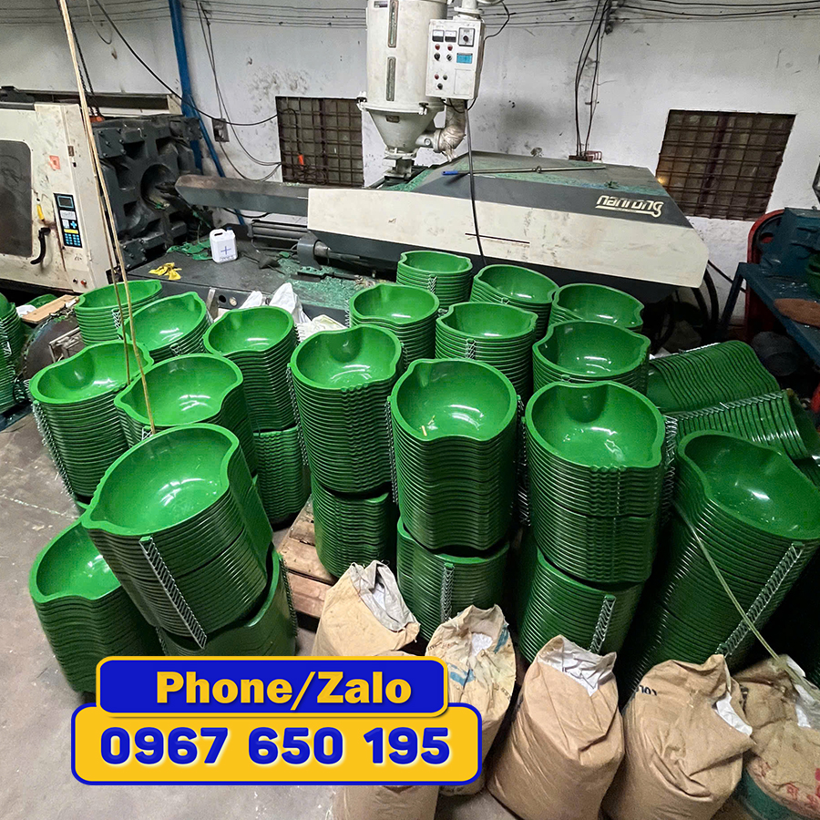 Thau rải phân bón , thúng rải phân, chậu rắc phân